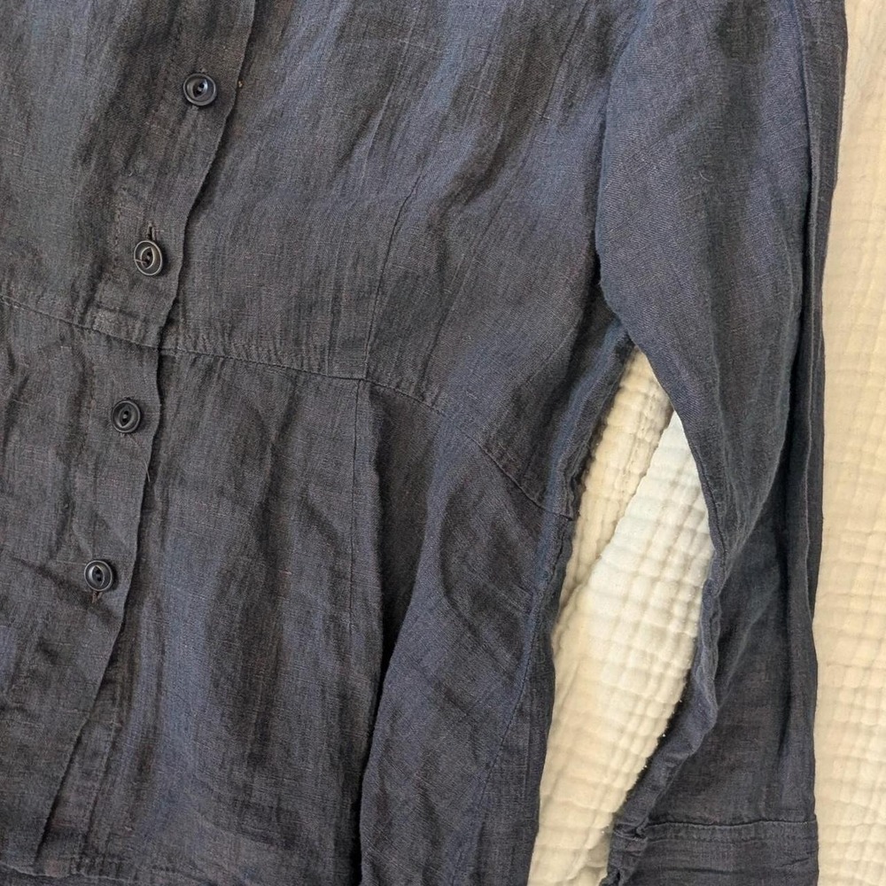 Flax blue Gray linen button up shirt in a small - Picture 4 of 5